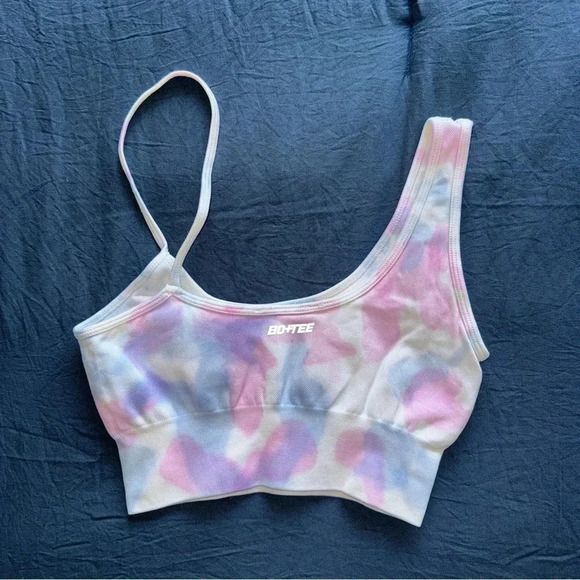 Bo + Tee Evolve Seamless
Asymmetric Crop Top Tie Dye XS - Picture 4 of 6